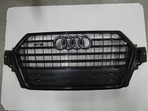 Atrapa grill AUDI SQ 7 4M przed lift Shadow 4M0853651 za 2700 zł z