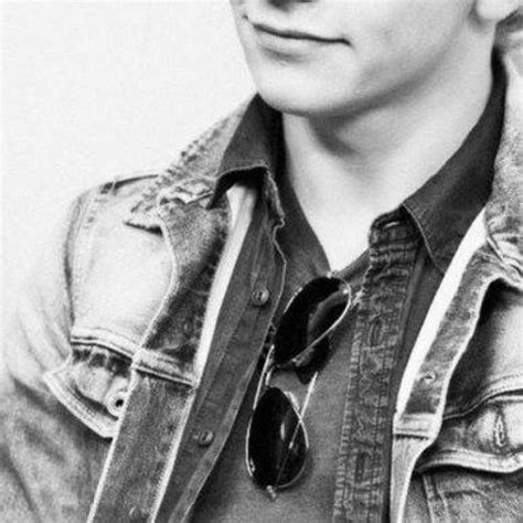 On My Own (acordes) - Ross Lynch - Cifra Club