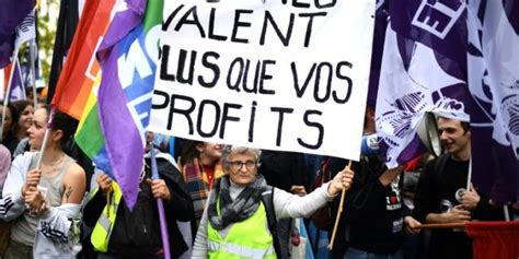 Zehntausende Menschen Protestieren In Paris Gegen Hohe Preise Und