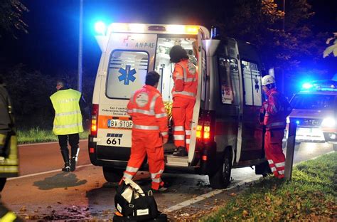 Incidente Mortale Bologna Si Schianta In Scooter In Viale Roma