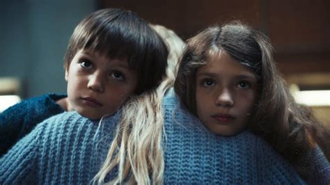 La Petite Fille Sous La Neige Sur Netflix Que Comprendre De La La