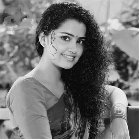Anupama Parameswaran Stills-Images-Photos-Premam Actress - onlookersmedia