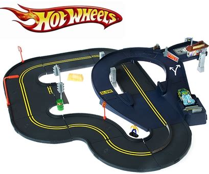 WOW Hot Wheels Crash Curve Set ONLY TODAY