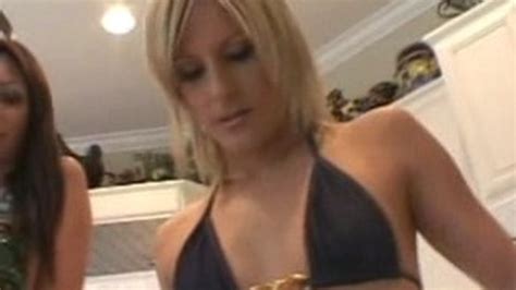Two Hot Women Have A Dick Sucking Party PART Given Head Ipods