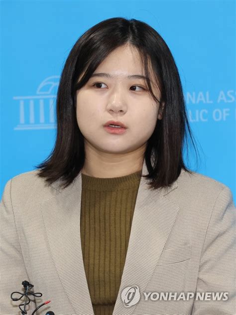 답변하는 박지현 전 비대위원장 연합뉴스