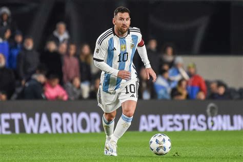 Foot Mondial Lionel Messi gagne son 8e Ballon dOr un proche a gaffé