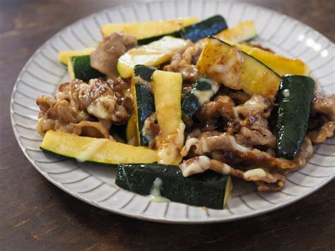 豚肉とズッキーニのチーズ味噌炒め 奥薗壽子のなべかまぺえじ