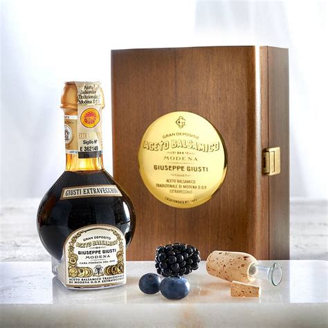 Aceto Balsamico Tradizionale Dop Extra Vecchio Gustini Feinkost