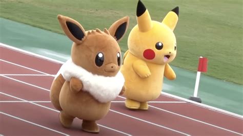 L Image Du Jour Pikachu Vs Evoli C Est L Heure Du Duel Trop Mignon