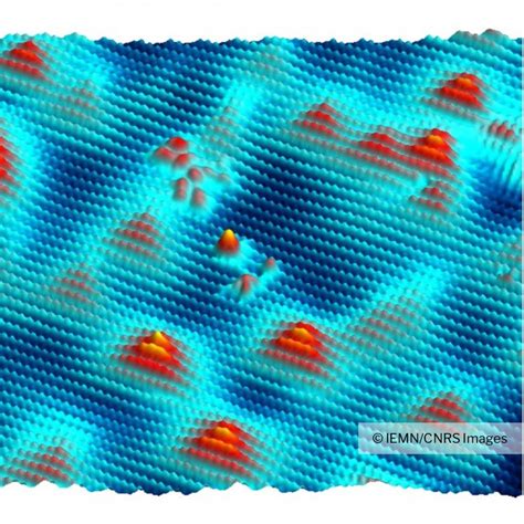 Impuretés de zinc en rouge sous la surface d arséniure de gallium