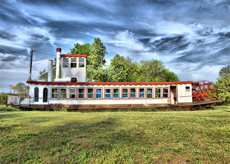 Steamboat In A Field House Styles Mansions House