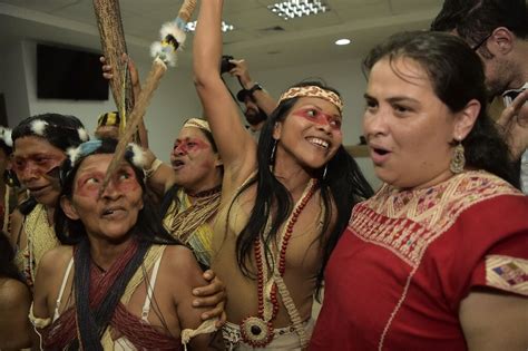 Ecuador Amazon tribe win first victory against oil companies