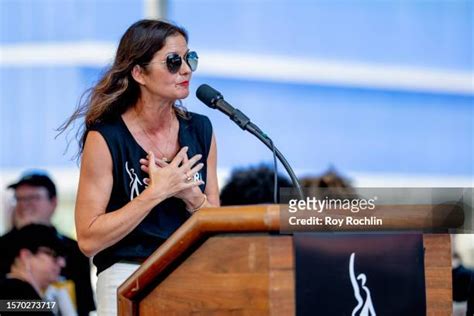 Jill Hennessy Photos And Premium High Res Pictures Getty Images