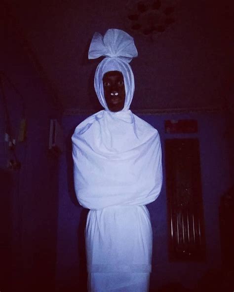 9 Fakta Menarik Pocong, Hantu Mengerikan di Indonesia