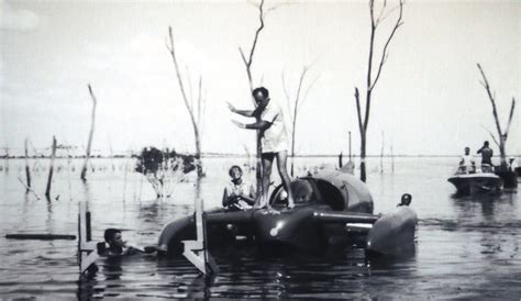 How Donald Campbell Broke Both Land And Waterspeed Records In 1964