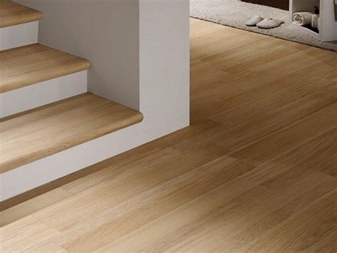 Pin De Gen Doton En Escaleras Piso Porcelanato Madera Suelo