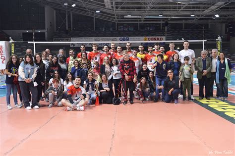 Duemila Euro Per All Inclusive Sport Grazie All Asta Benefica Di Volley