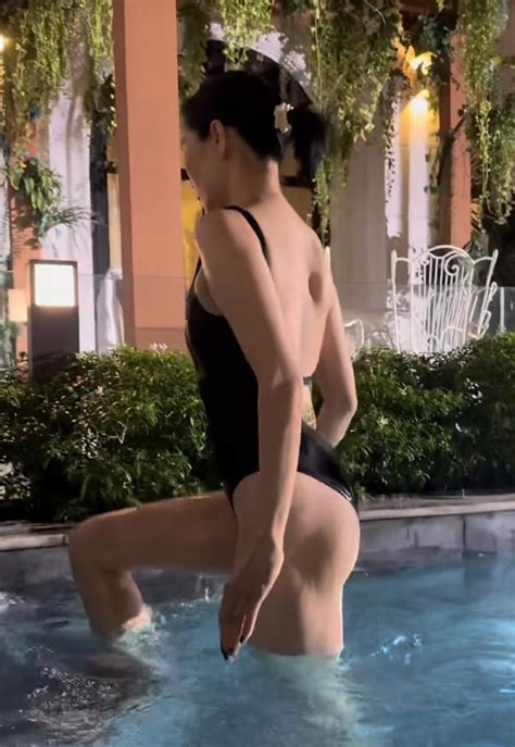 L Quy N Di N Bikini Kho T S U Khoe Body Si U Th C Saostar Vn