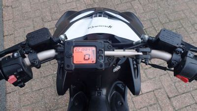 Verkocht Yamaha Aerox R Naked Style Zwart Km H Bestellen Bij