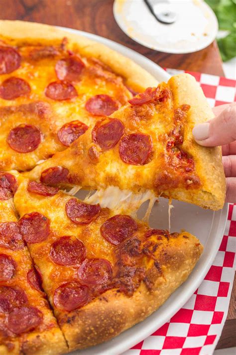 Images Of Pepperoni Pizza