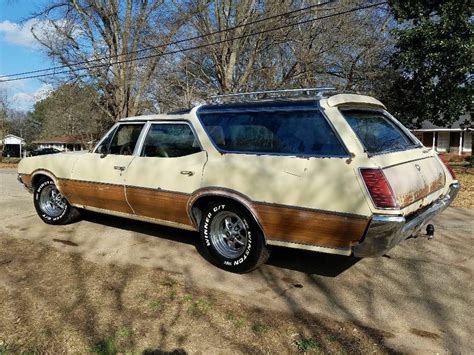 1970oldsmobilevistacruiserb 2 Barn Finds