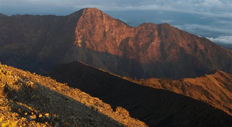 Mitos Gunung Lanang Dipercaya Sebagai Jelmaan Pria Yang Dikutuk Karena