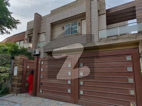 20 Marla House For Sale In Revenue Society Lahore Owner Build Near Main