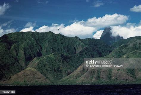 Tahiti Volcanic Photos And Premium High Res Pictures Getty Images