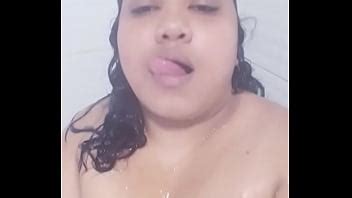 Tokita bañándose y mostrando su vagina caliente parte 2 XVIDEOS