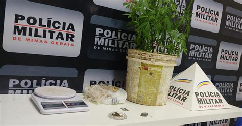 Portal Caparaó Vila Deolinda Casal é preso por causa de drogas