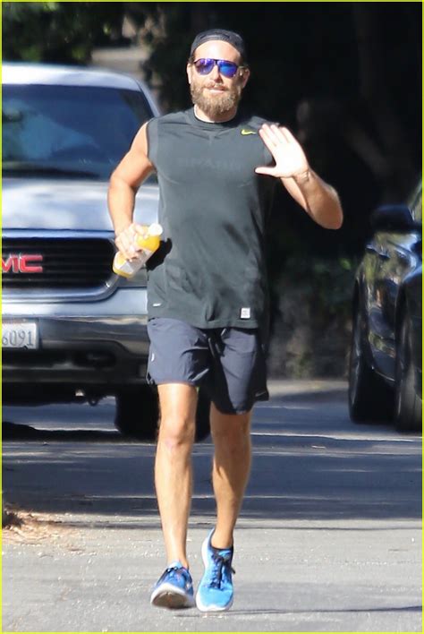 Bradley Cooper Gets in an Afternoon Workout in LA: Photo 3768239 ...