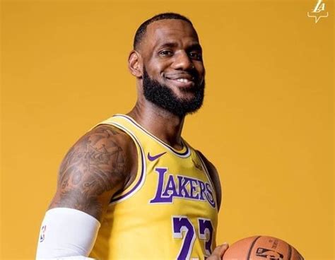 Levou para a justiça LeBron James entra processo contra