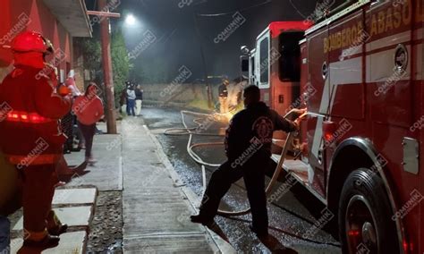 Durante La Madrugada De Este Martes Se Incendia Recicladora En Abasolo