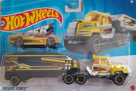 Embalagem danificada Hot Wheels Caminhões Desert Force Universo Hot Wheels
