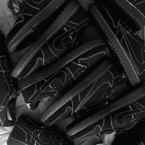 Jordan Travis Scott Low Phantom Hypestoremx