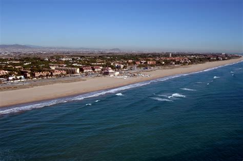 Surf en Castelldefels las mejores olas de Barcelona para tí