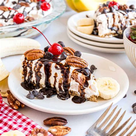 Easy Banana Split Cheesecake Recipe