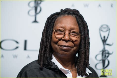 Whoopi Goldberg Is Explaining Why She Has No Eyebrows: Photo 4817808 ...