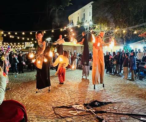 Artisti In Chiazza Torna Il Festival Degli Artisti Di Strada Nella