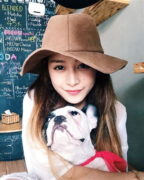 T M T T B Ng M T Trong Trang Ph C G I C M Qu Nh Anh Shyn Khoe Eo Con Ki N V I Bikini