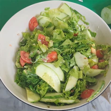 Cách làm salad rau xà lách dưa chuột thơm ngon và dễ thực hiện tại nhà