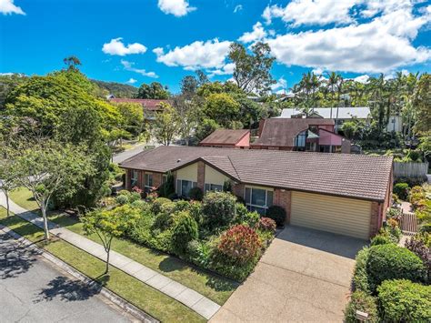 79 Carinya Street Indooroopilly Qld 4068 Property Details