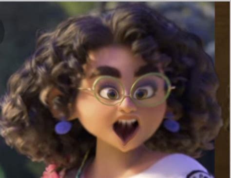 Me when I see a cat : r/Encanto