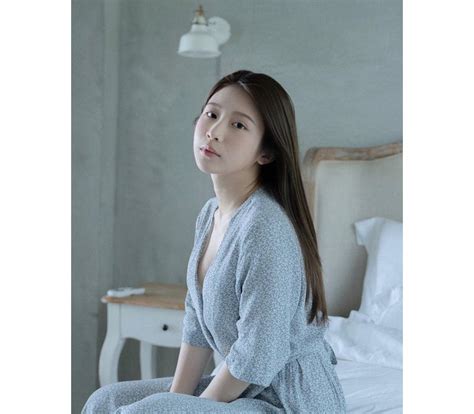 Chịu chơi như bom sex xứ Đài sang tận Việt Nam chụp hình nude
