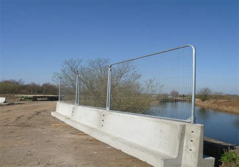 Concrete Barriers with Fence for Sale or Hire | SafeSite Facilities