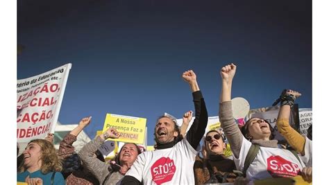 Professores E N O Docentes Iniciam Hoje Greve At De Novembro