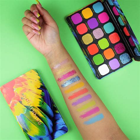 Makeup Revolution Forever Flawless Bird of Paradise Eyeshadow Palette ...