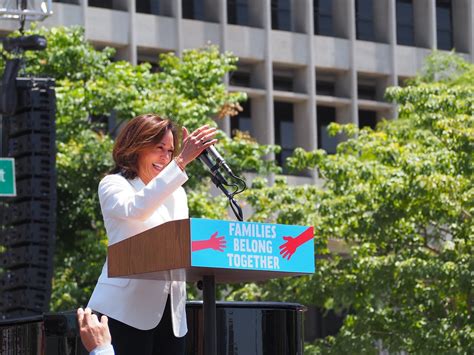 Us Sen Kamala Harris Speaks At Las Families Belong T Flickr