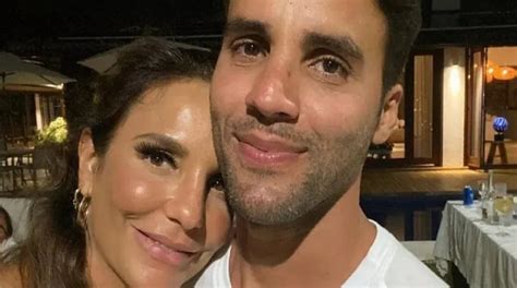 Ivete e Daniel Cady mostram gêmeas primo na piscina fofas