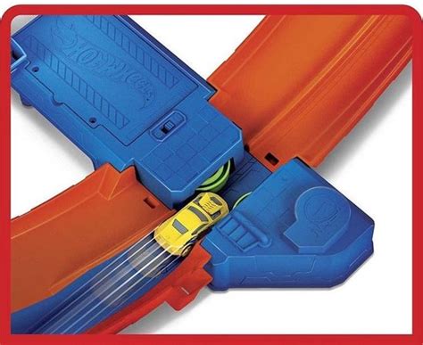 Hot Wheels Action Wervelende Looping Racebaanset Trendmall Nl
